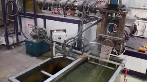 塑料造粒机生产视频,高效回收利用塑料的奥秘