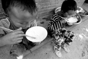 贫困山区孩子上学视频,见证贫困山区孩子求学艰辛